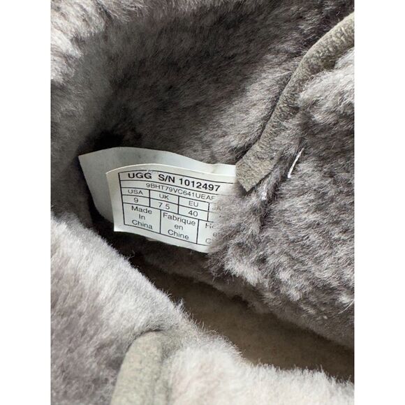 UGG Australia Women's Kristin Boot Grey Size 9 | Gently Used | Warm Ankle Bootie - Picture 4 of 7